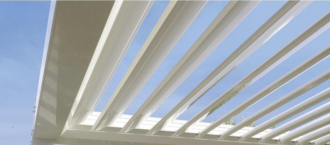 pergola-bioclimatique-lames-orientables-grandeur-nature_0003